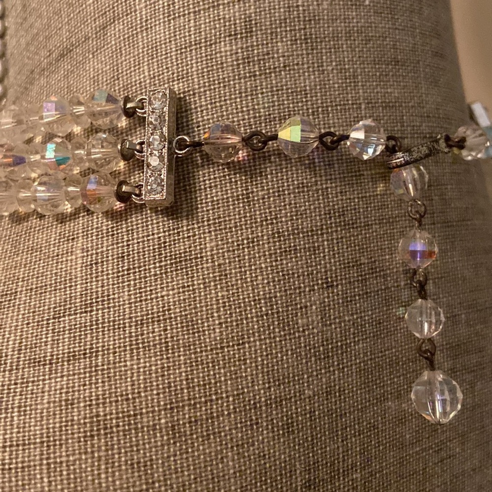 Vintage triple strand Aurora borealis graduated bead choker necklace 14 inch - Picture 4 of 12